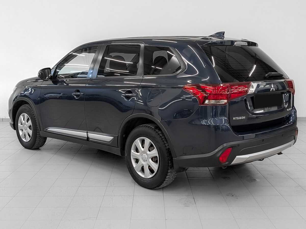 Б/У Митсубиши Оутлэндер 2017 года. Фото: #6
