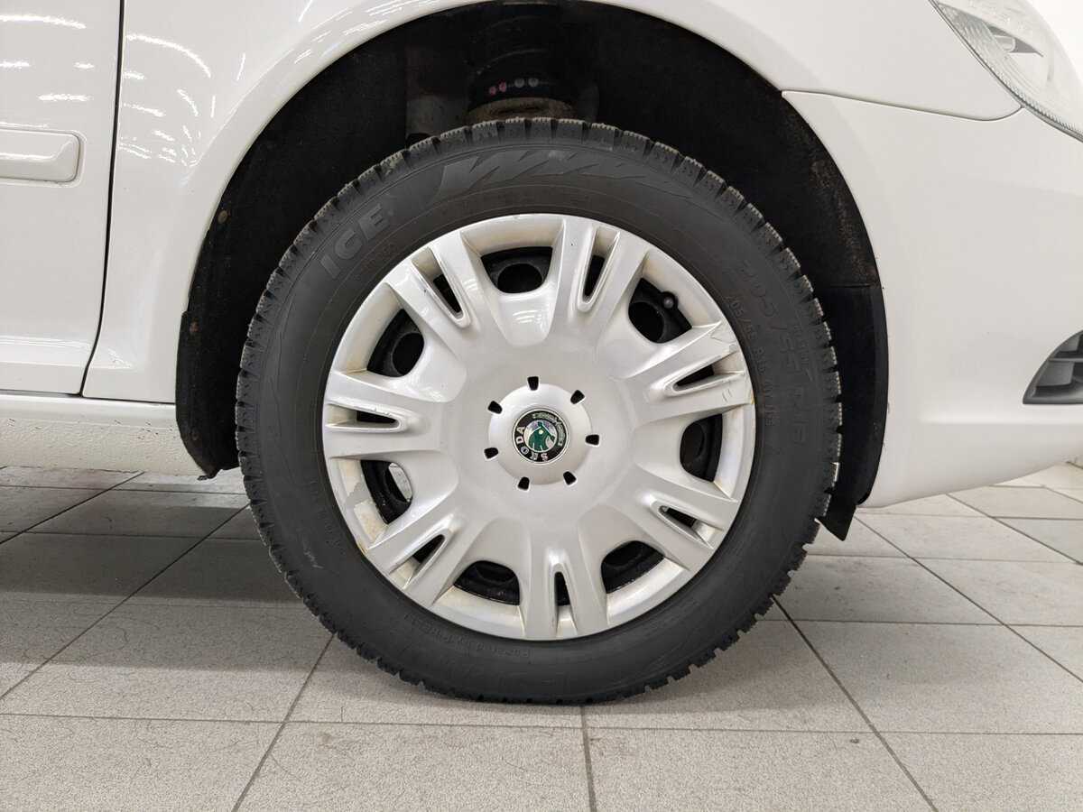 Б/У Шкода Октавия 2013 года. Фото: #16