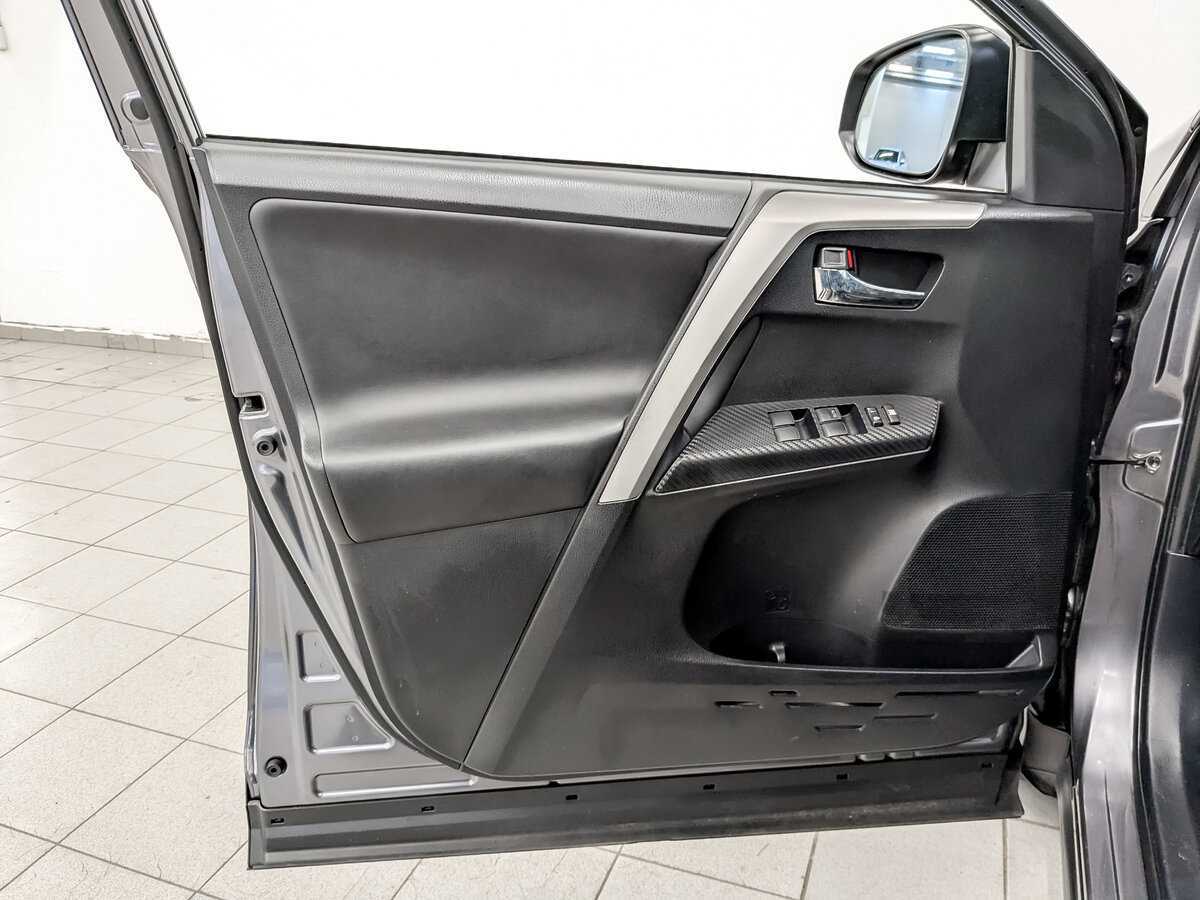 Б/У Тойота Рав4 2014 года. Фото: #16