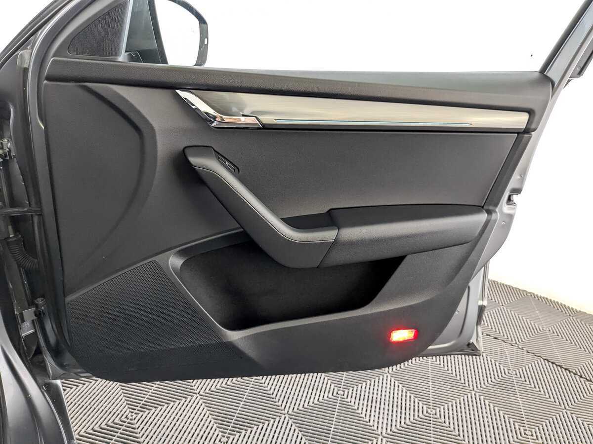 Б/У Шкода Октавия 2017 года. Фото: #23