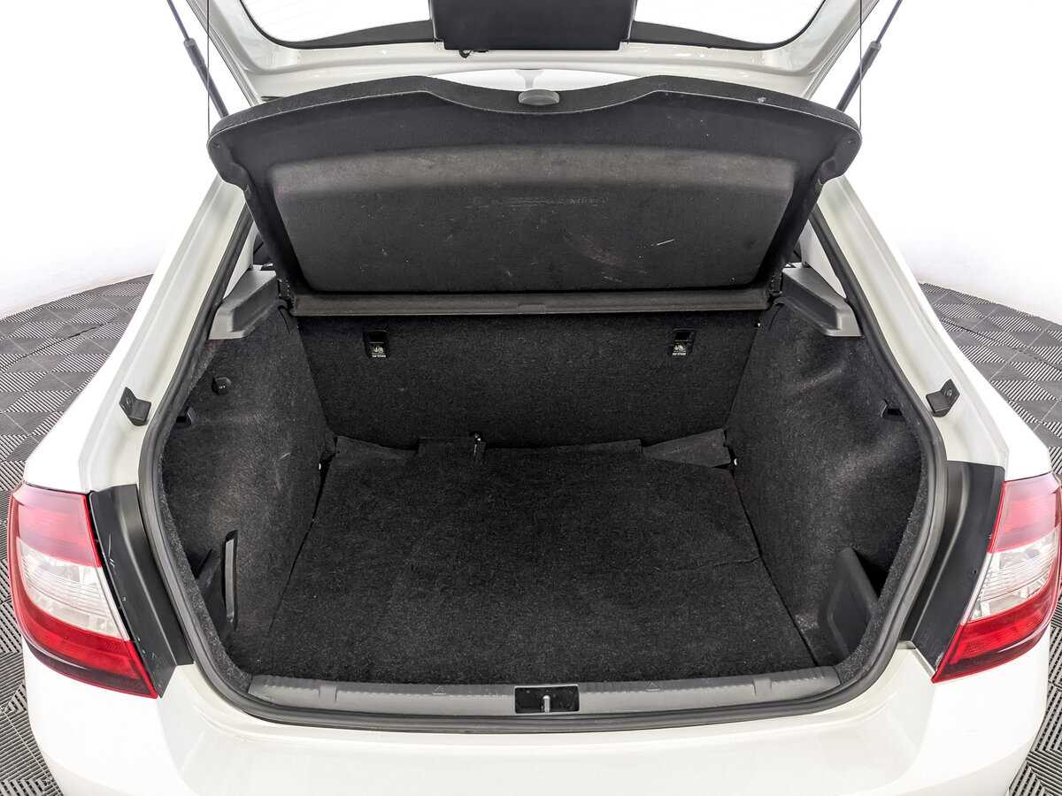 Б/У Шкода Рапид 2017 года. Фото: #9