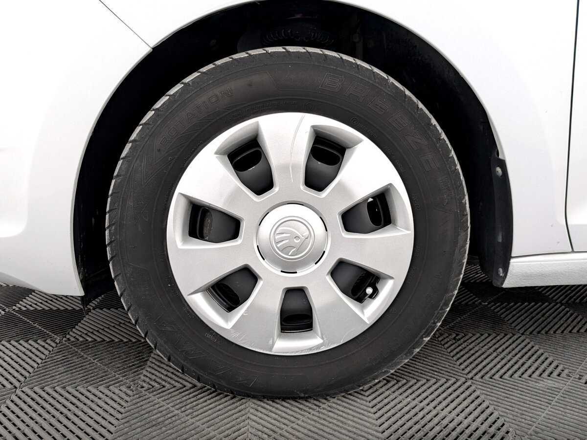 Б/У Шкода Рапид 2017 года. Фото: #17