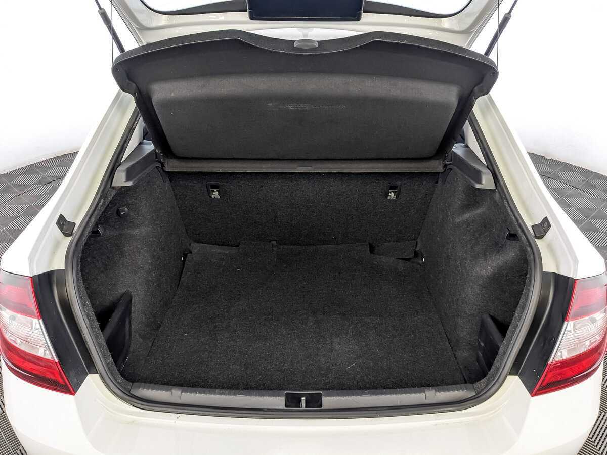 Б/У Шкода Рапид 2017 года. Фото: #9