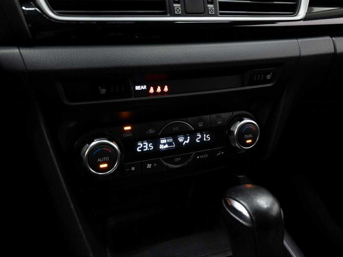 Б/У Мазда 3 2014 года. Фото: #18