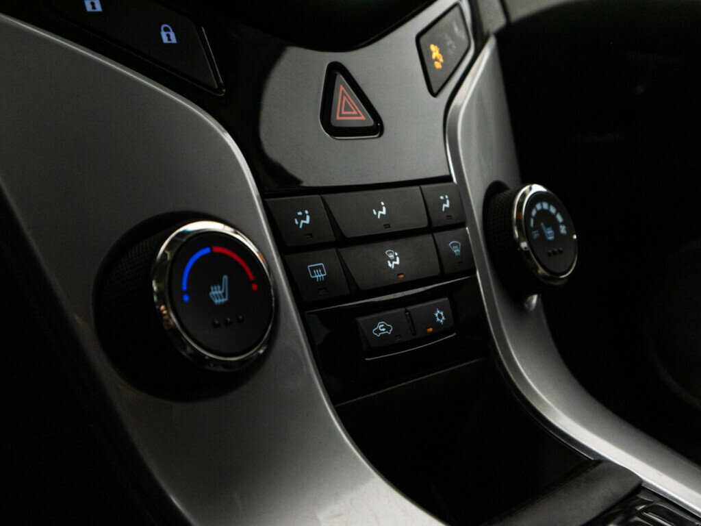 Б/У Шевроле Круз 2012 года. Фото: #14