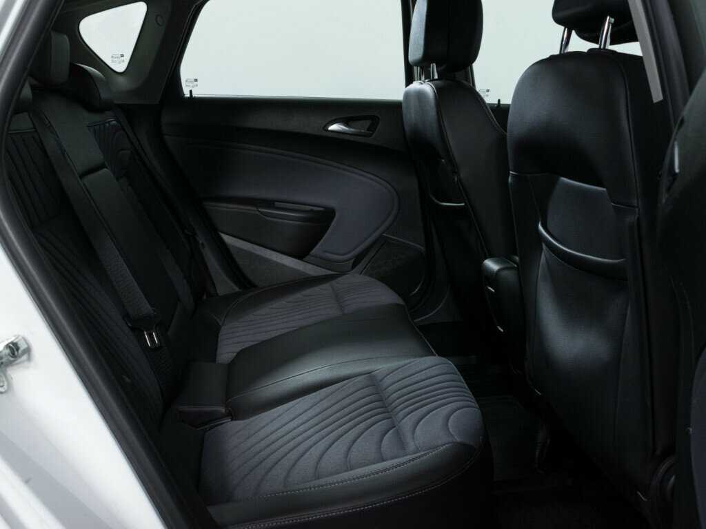 Б/У Опель Астра 2013 года. Фото: #9