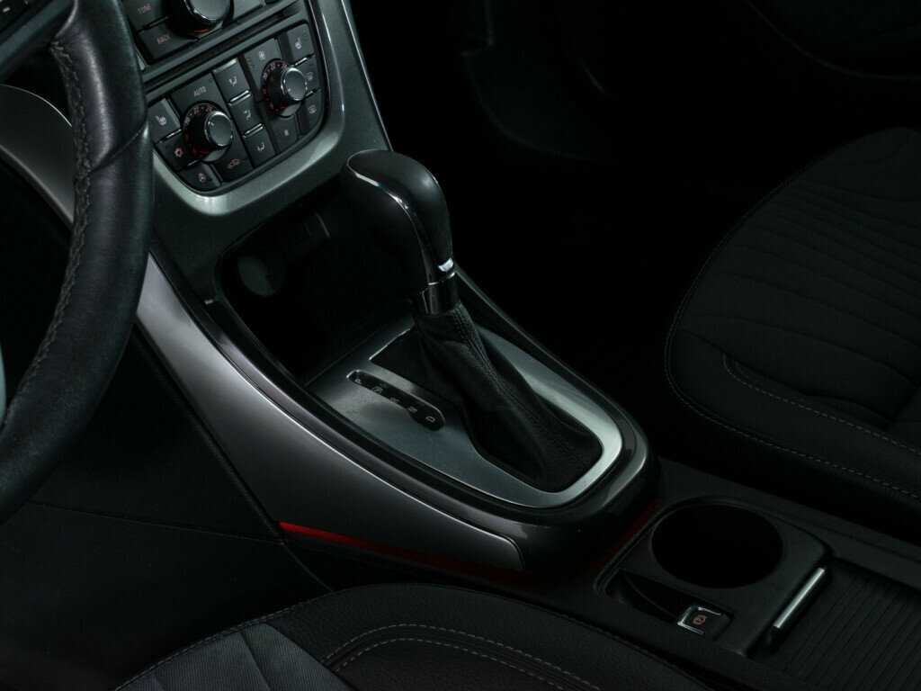 Б/У Опель Астра 2013 года. Фото: #12