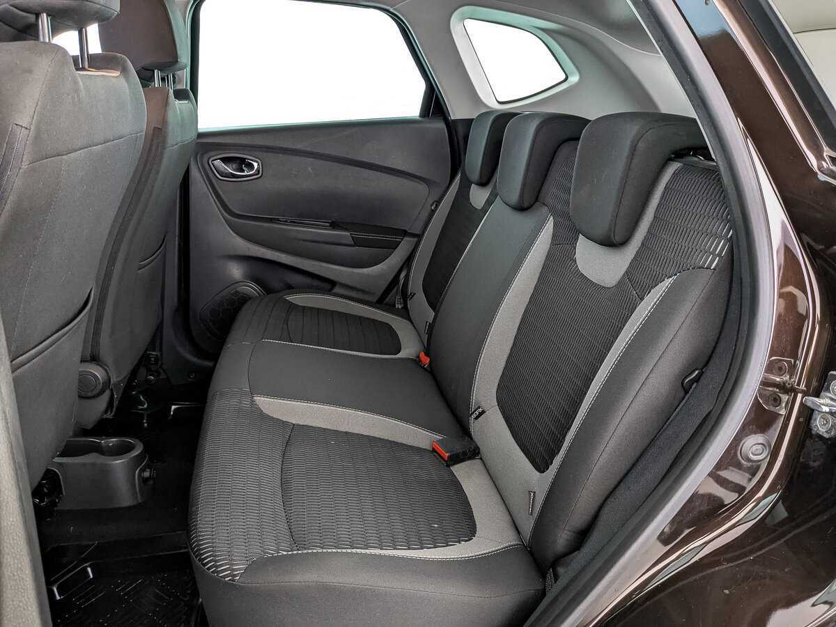 Б/У Рено Каптюр 2019 года. Фото: #17