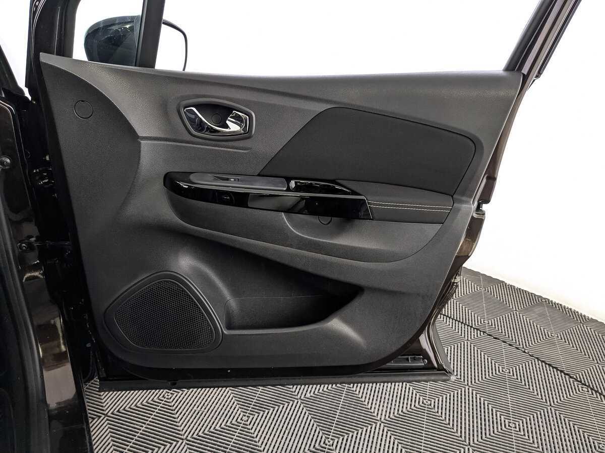 Б/У Рено Каптюр 2019 года. Фото: #23