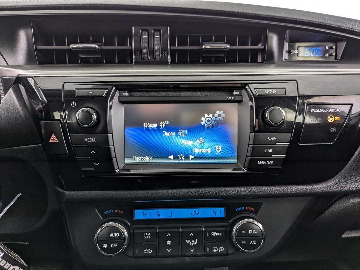 Б/У Тойота Королла 2014 года. Фото: #14