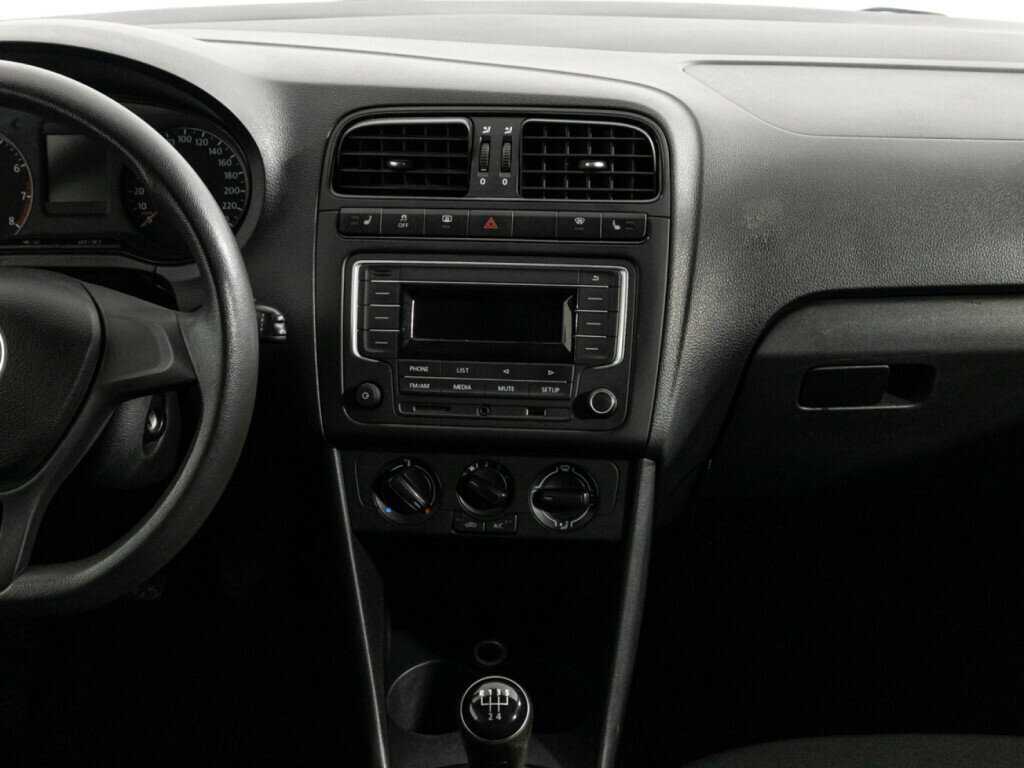 Б/У Фольксваген Поло 2016 года. Фото: #13