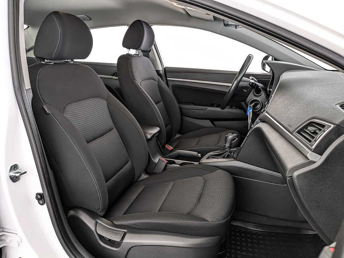 Б/У Хендай Елантра 2018 года. Фото: #22