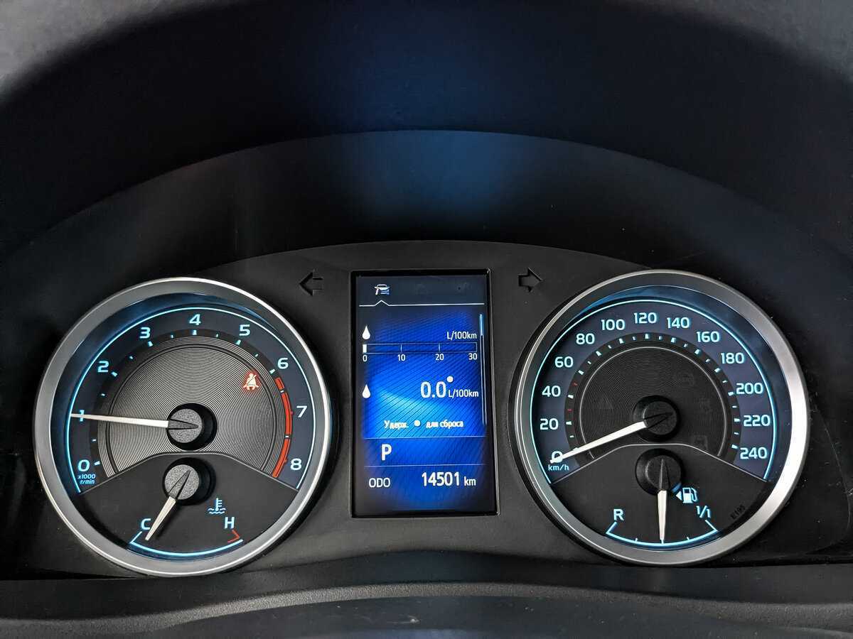 Б/У Тойота Королла 2017 года. Фото: #15