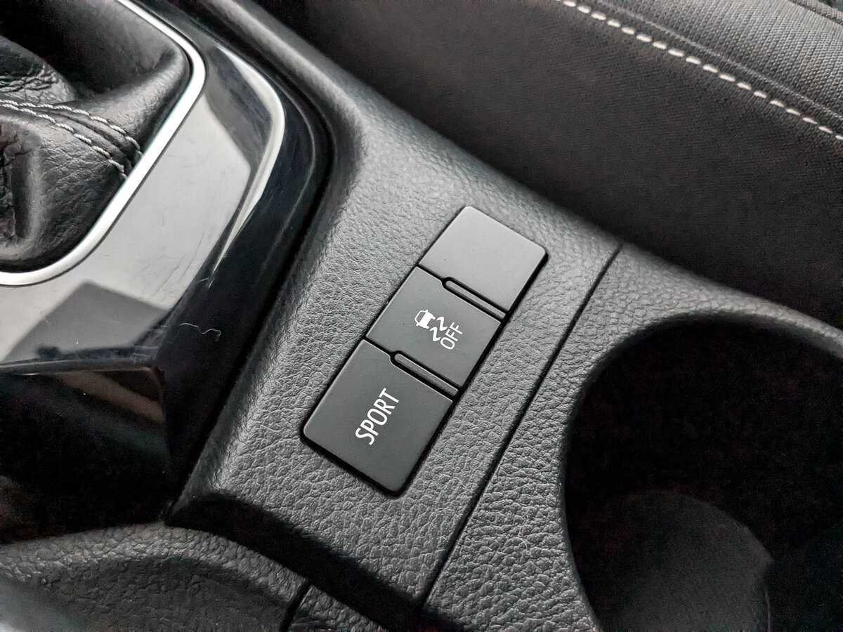 Б/У Тойота Королла 2017 года. Фото: #24