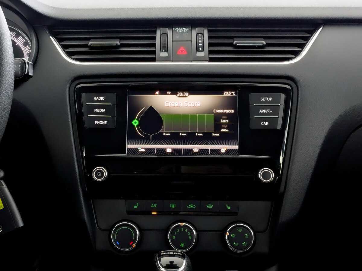 Б/У Шкода Октавия 2019 года. Фото: #14