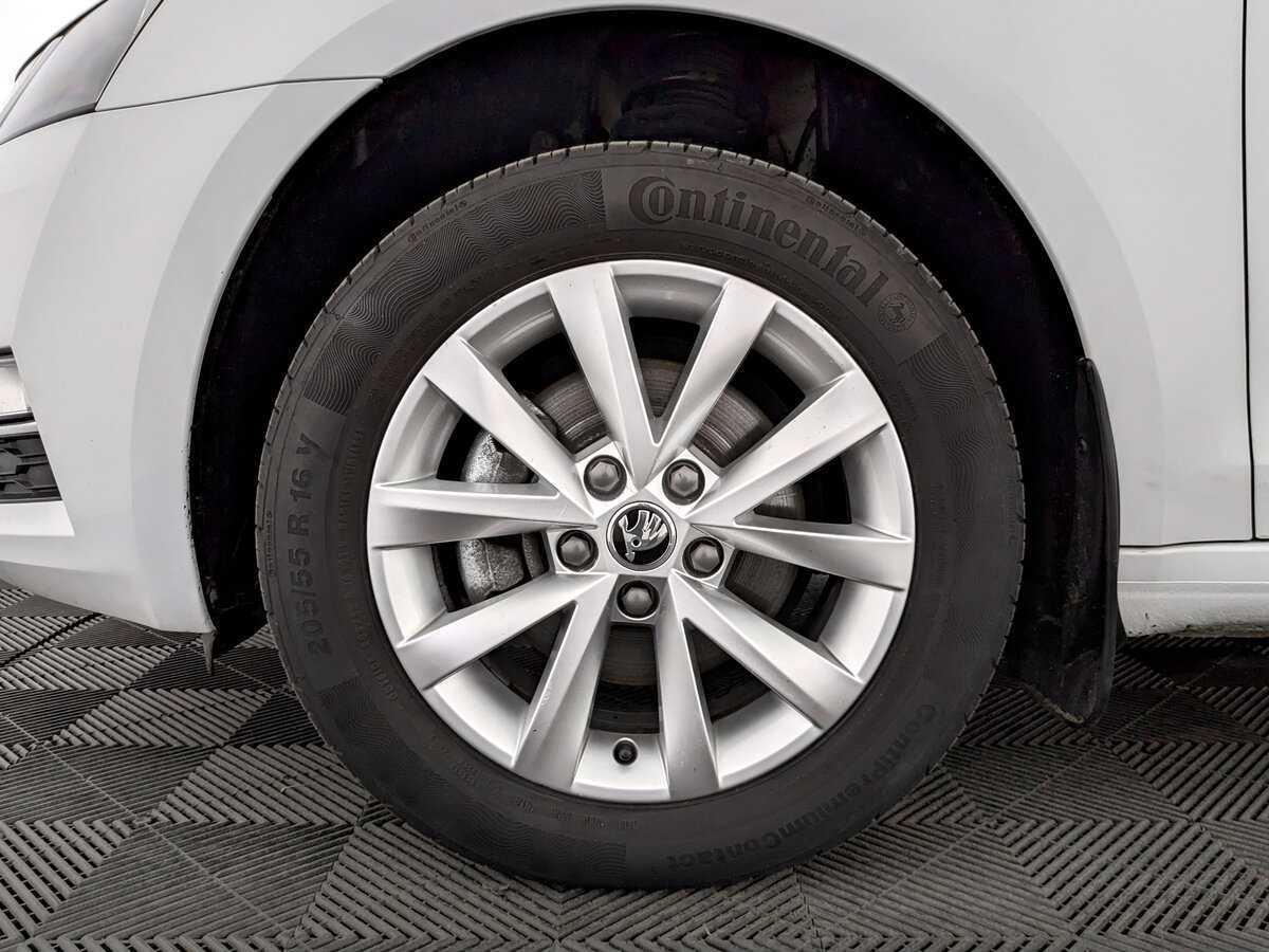 Б/У Шкода Октавия 2019 года. Фото: #17