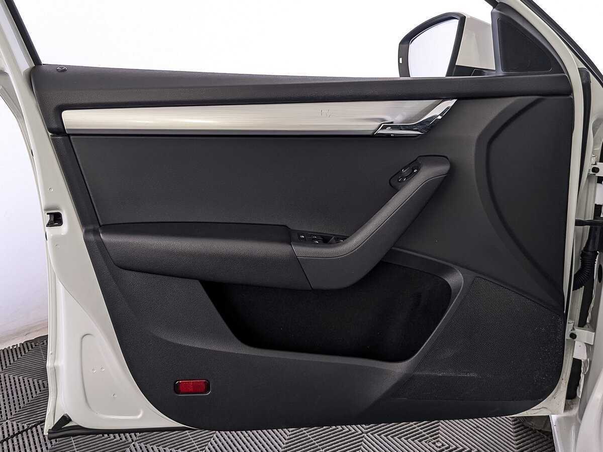 Б/У Шкода Октавия 2019 года. Фото: #18