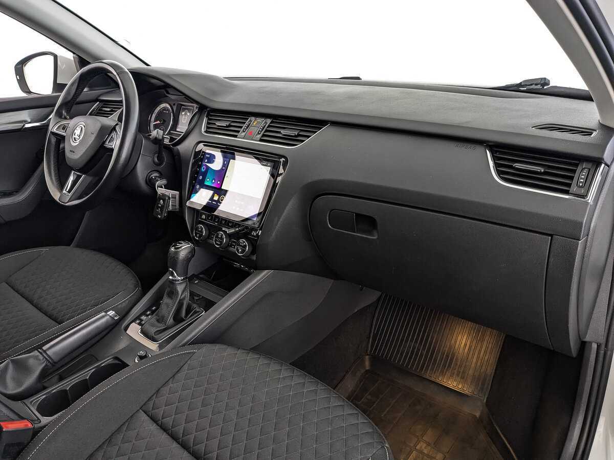 Б/У Шкода Октавия 2017 года. Фото: #9