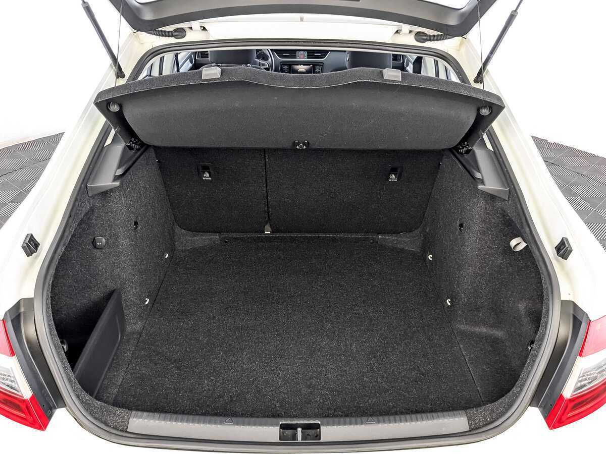 Б/У Шкода Октавия 2018 года. Фото: #9