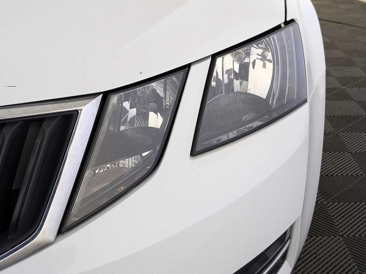 Б/У Шкода Октавия 2019 года. Фото: #9