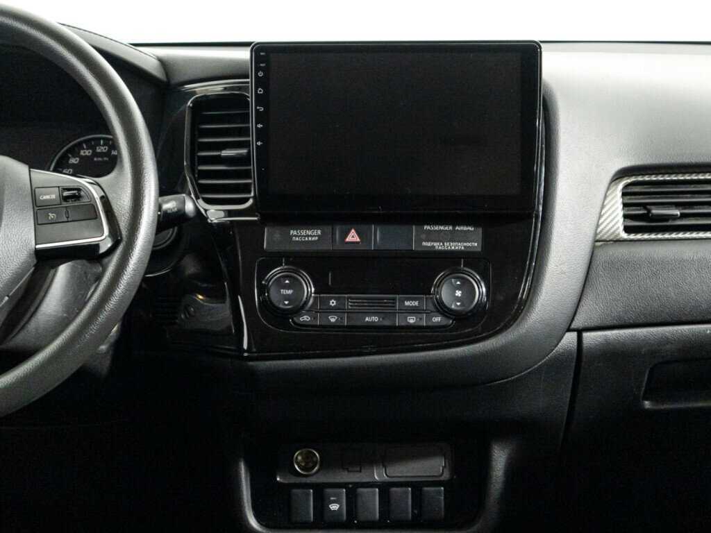 Б/У Митсубиши Оутлэндер 2018 года. Фото: #13