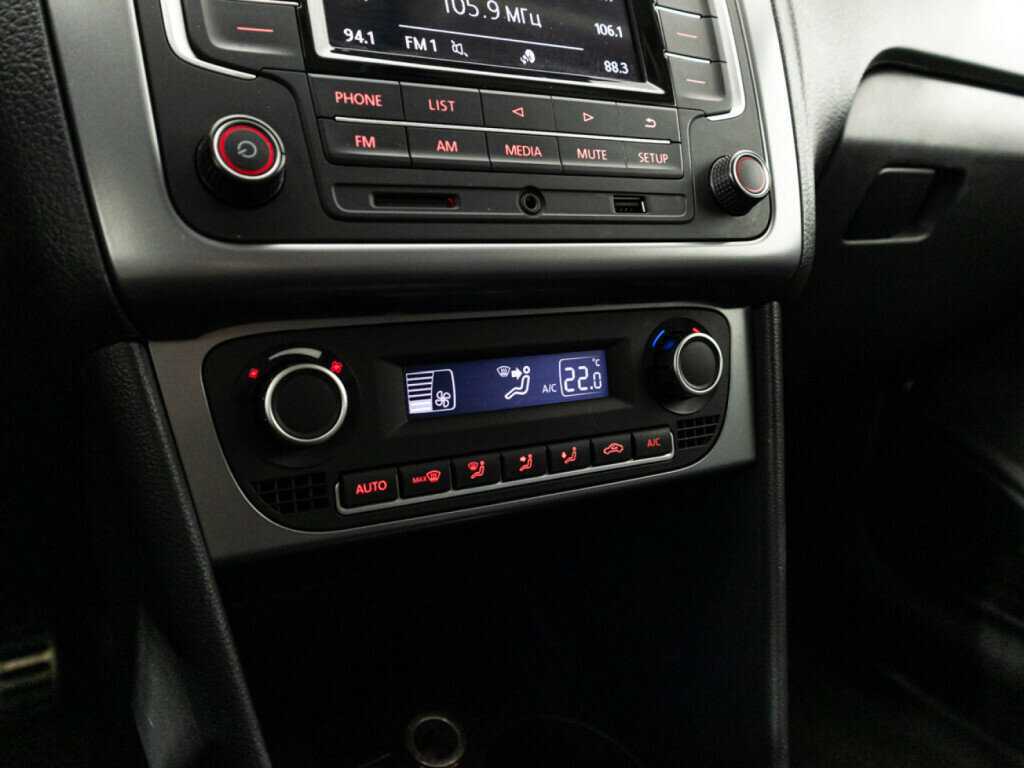 Б/У Фольксваген Поло 2016 года. Фото: #14