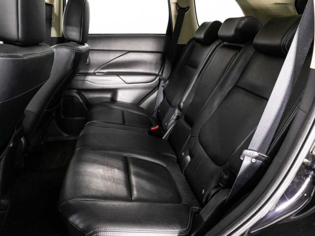 Б/У Митсубиши Оутлэндер 2012 года. Фото: #9