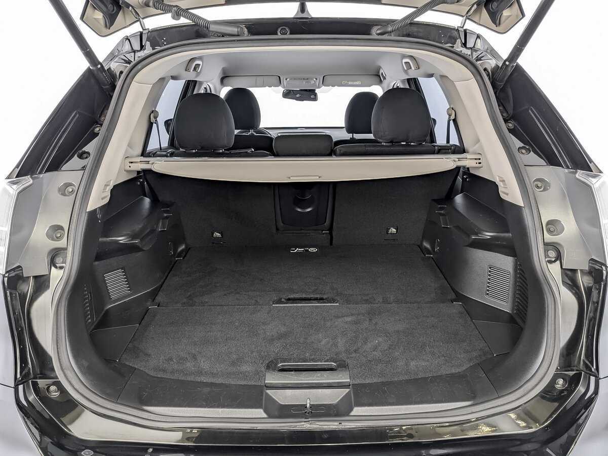 Б/У Ниссан Икс-Трейл 2017 года. Фото: #9