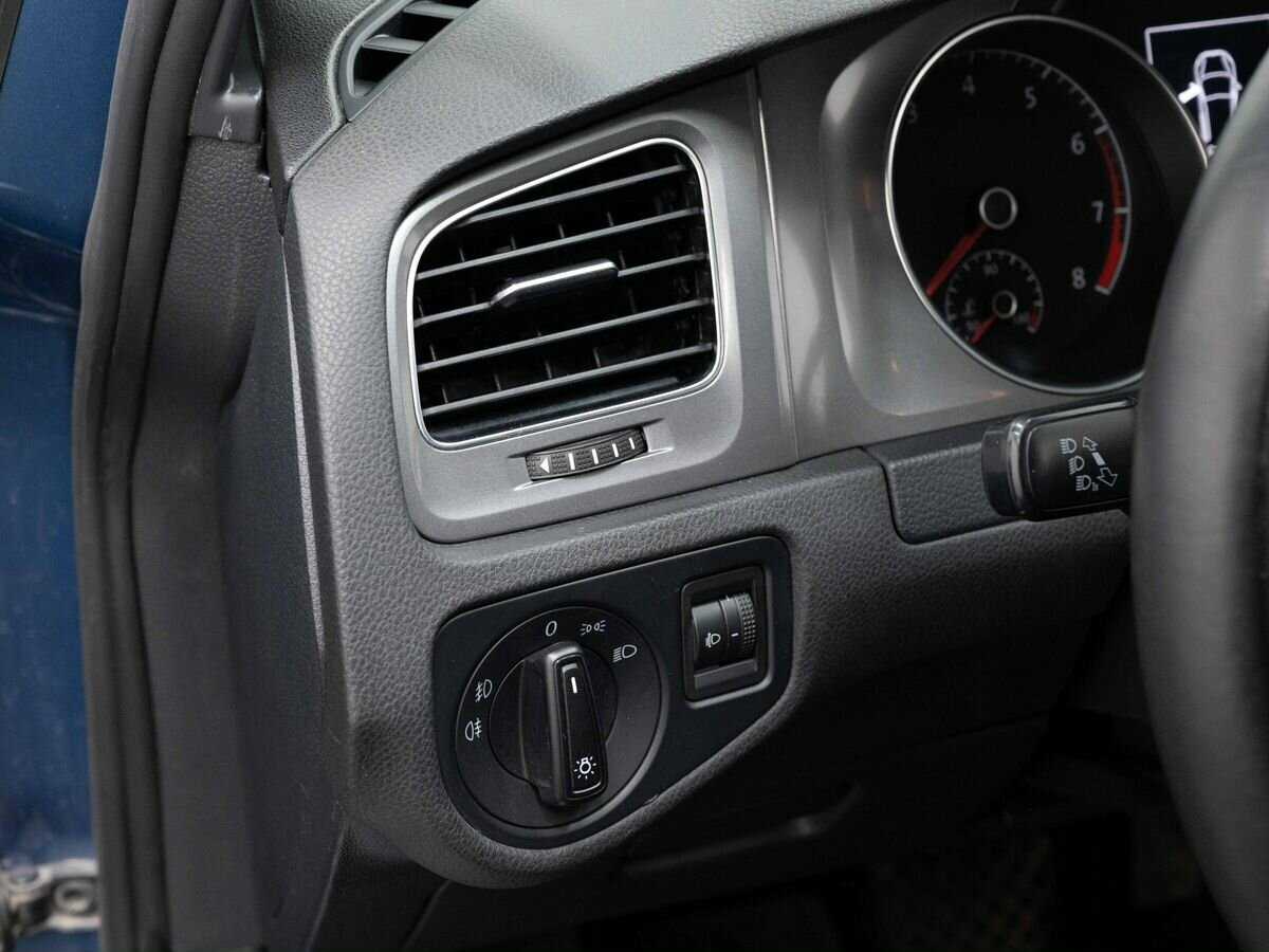 Б/У Фольксваген Гольф 2013 года. Фото: #15