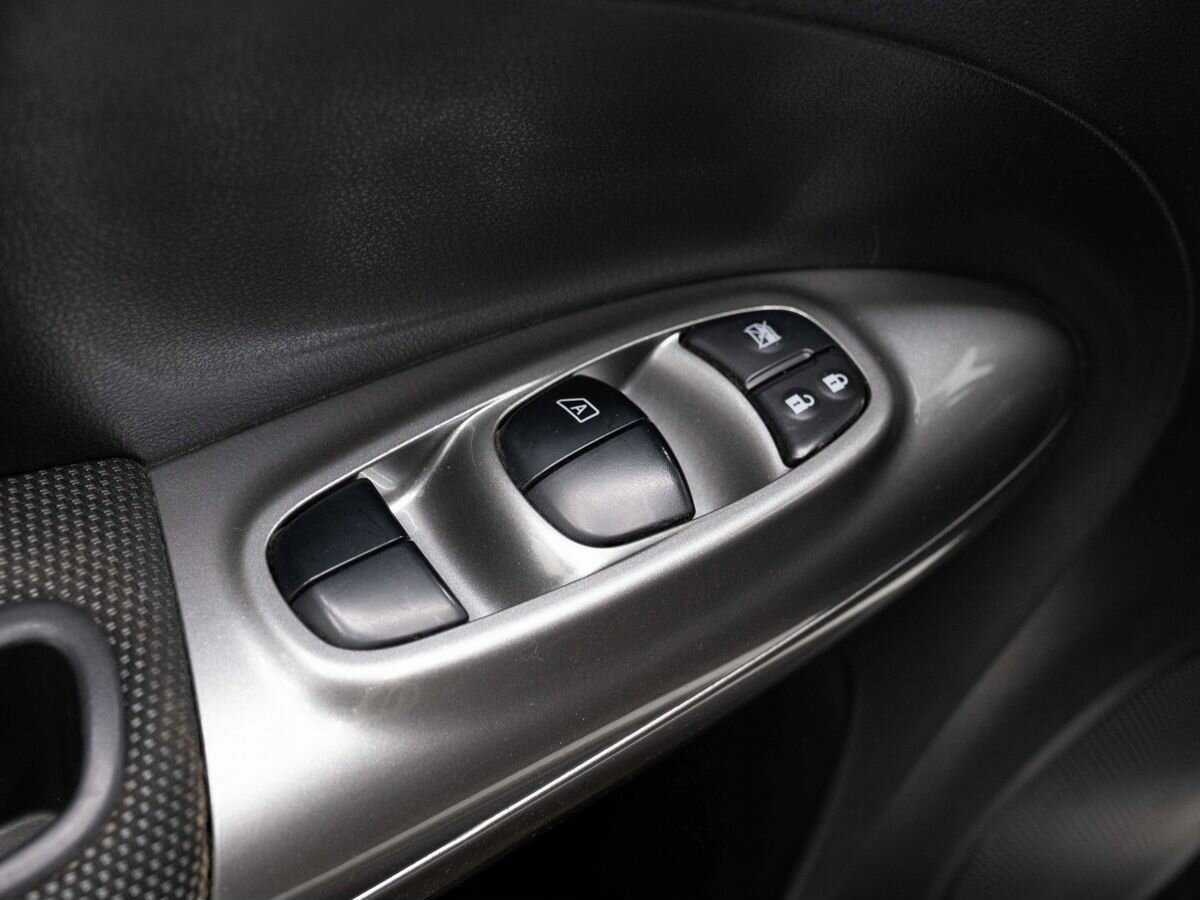 Б/У Ниссан Жук 2012 года. Фото: #17