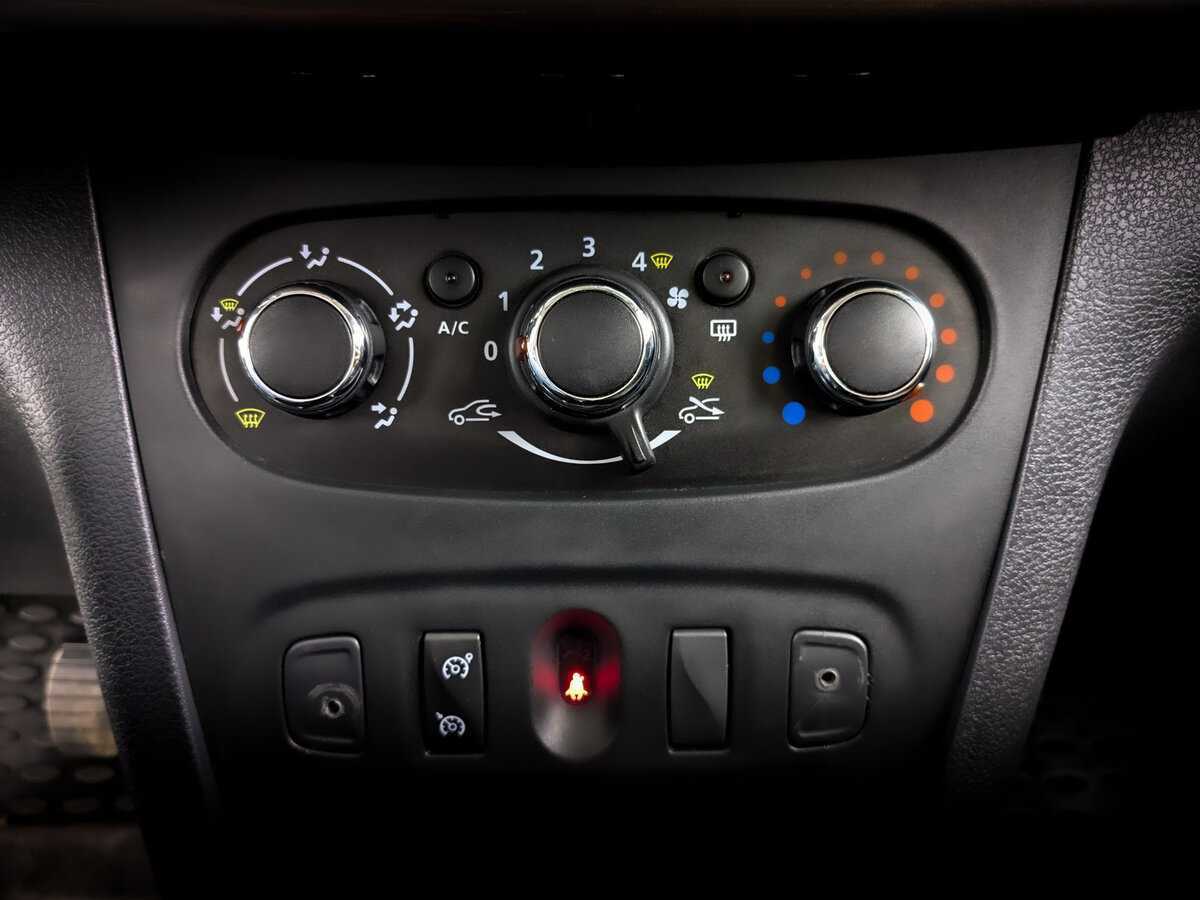 Б/У Рено Сандеро 2018 года. Фото: #24