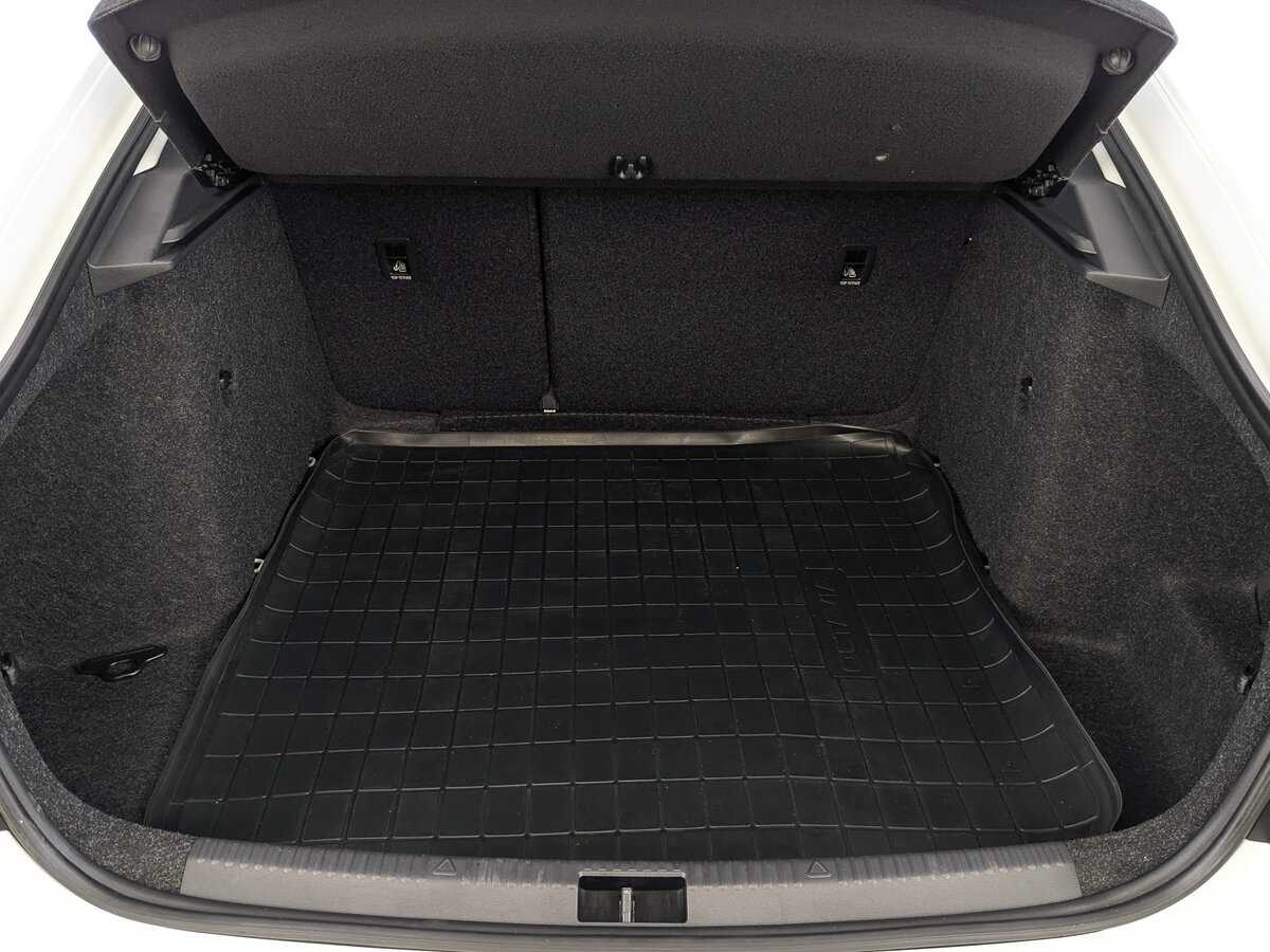 Б/У Шкода Октавия 2019 года. Фото: #9