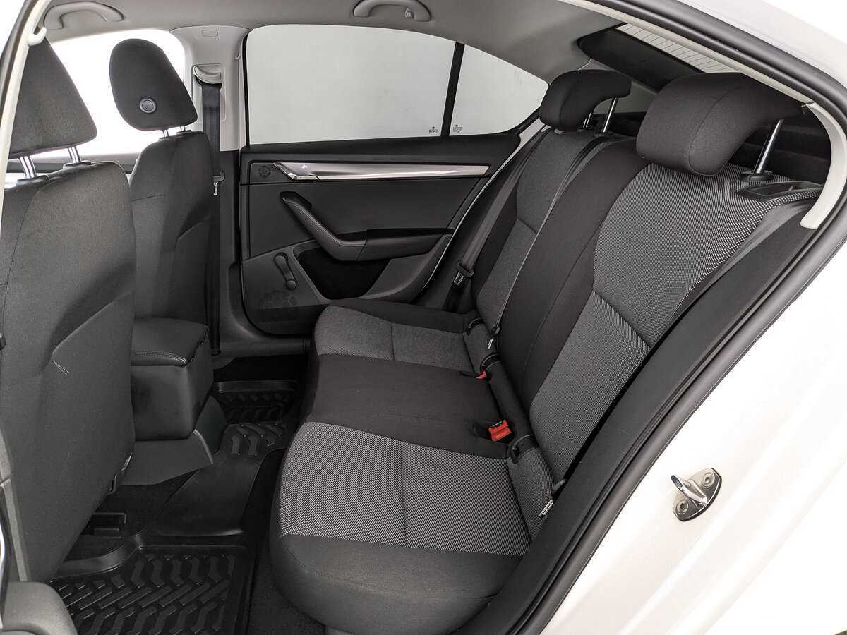 Б/У Шкода Октавия 2014 года. Фото: #16