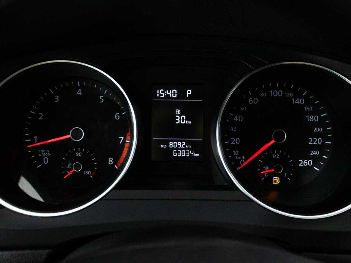 Б/У Фольксваген Джетта 2015 года. Фото: #11