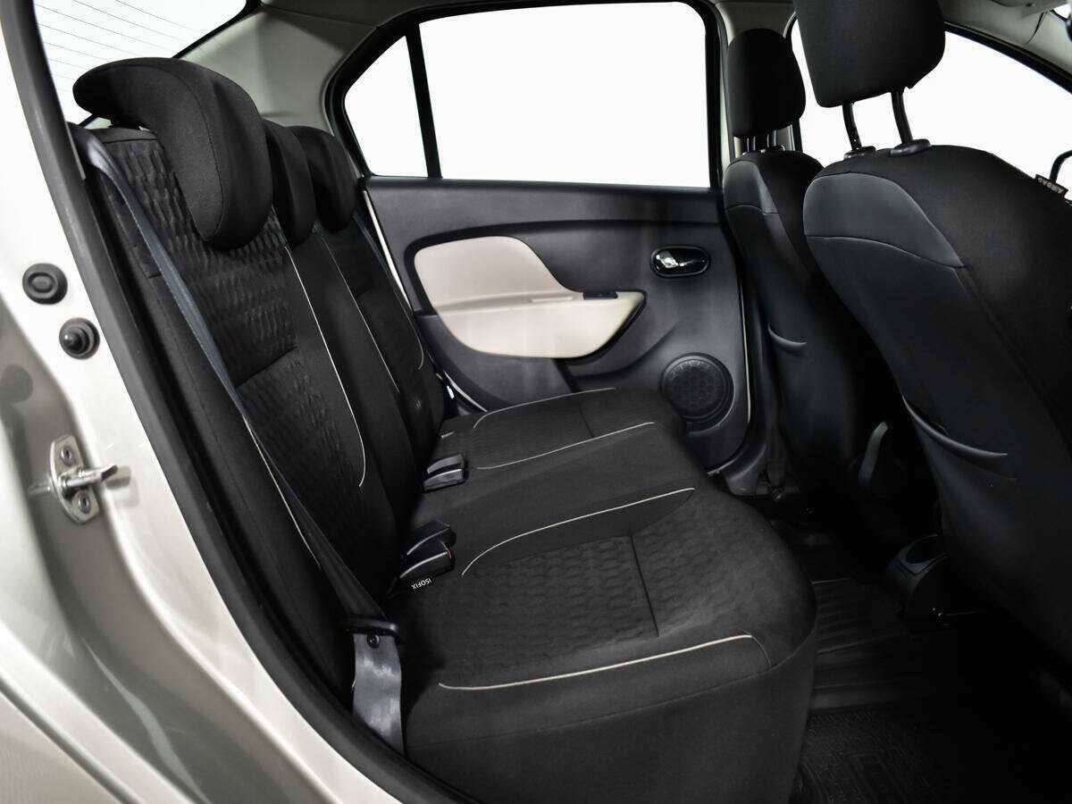 Б/У Рено Логан 2014 года. Фото: #9