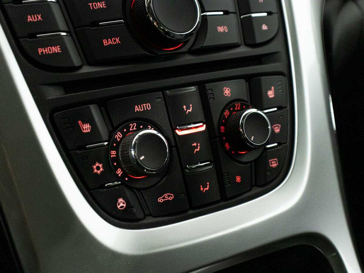 Б/У Опель Астра 2013 года. Фото: #15