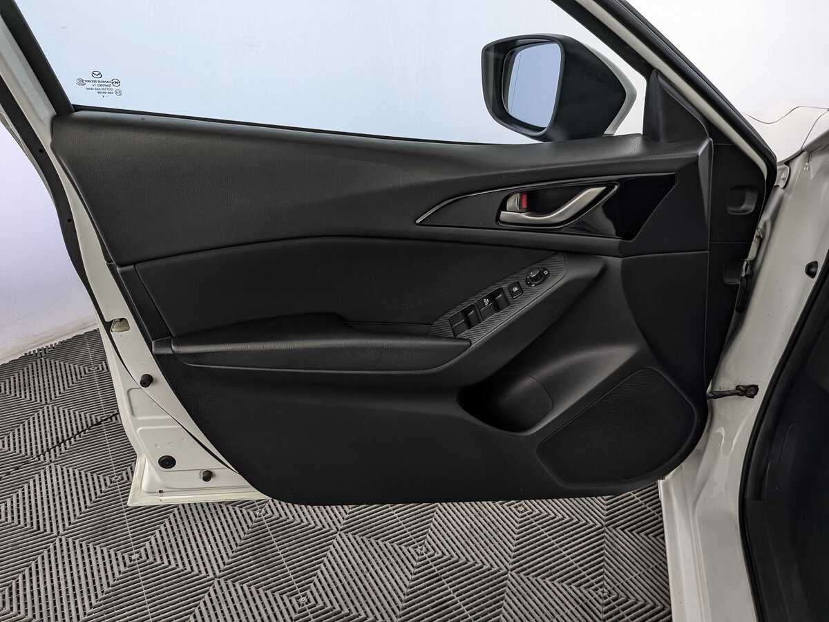 Б/У Мазда 3 2014 года. Фото: #18