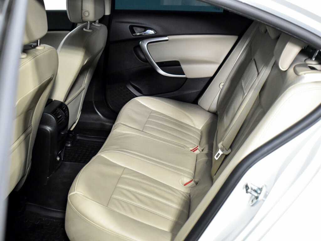 Б/У Опель Инсигния 2014 года. Фото: #11