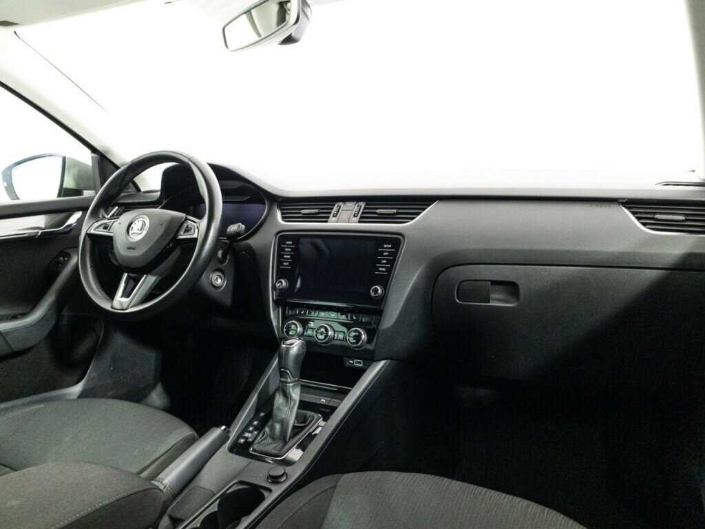 Б/У Шкода Октавия 2018 года. Фото: #8