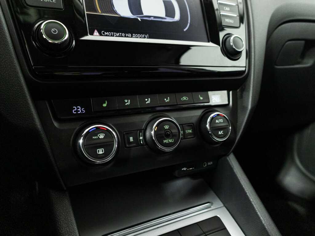 Б/У Шкода Октавия 2015 года. Фото: #16