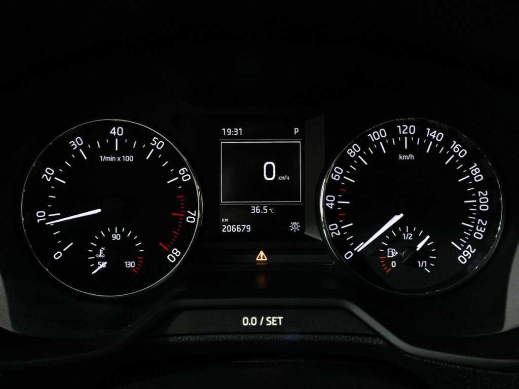 Б/У Шкода Октавия 2014 года. Фото: #11