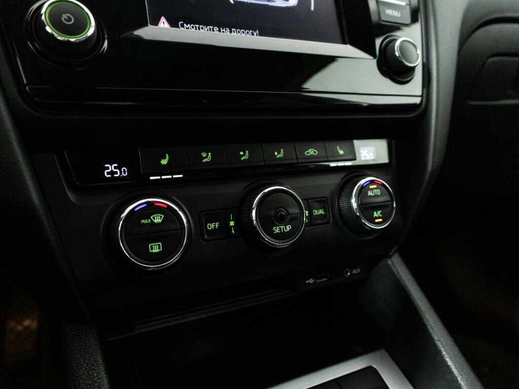 Б/У Шкода Октавия 2014 года. Фото: #15