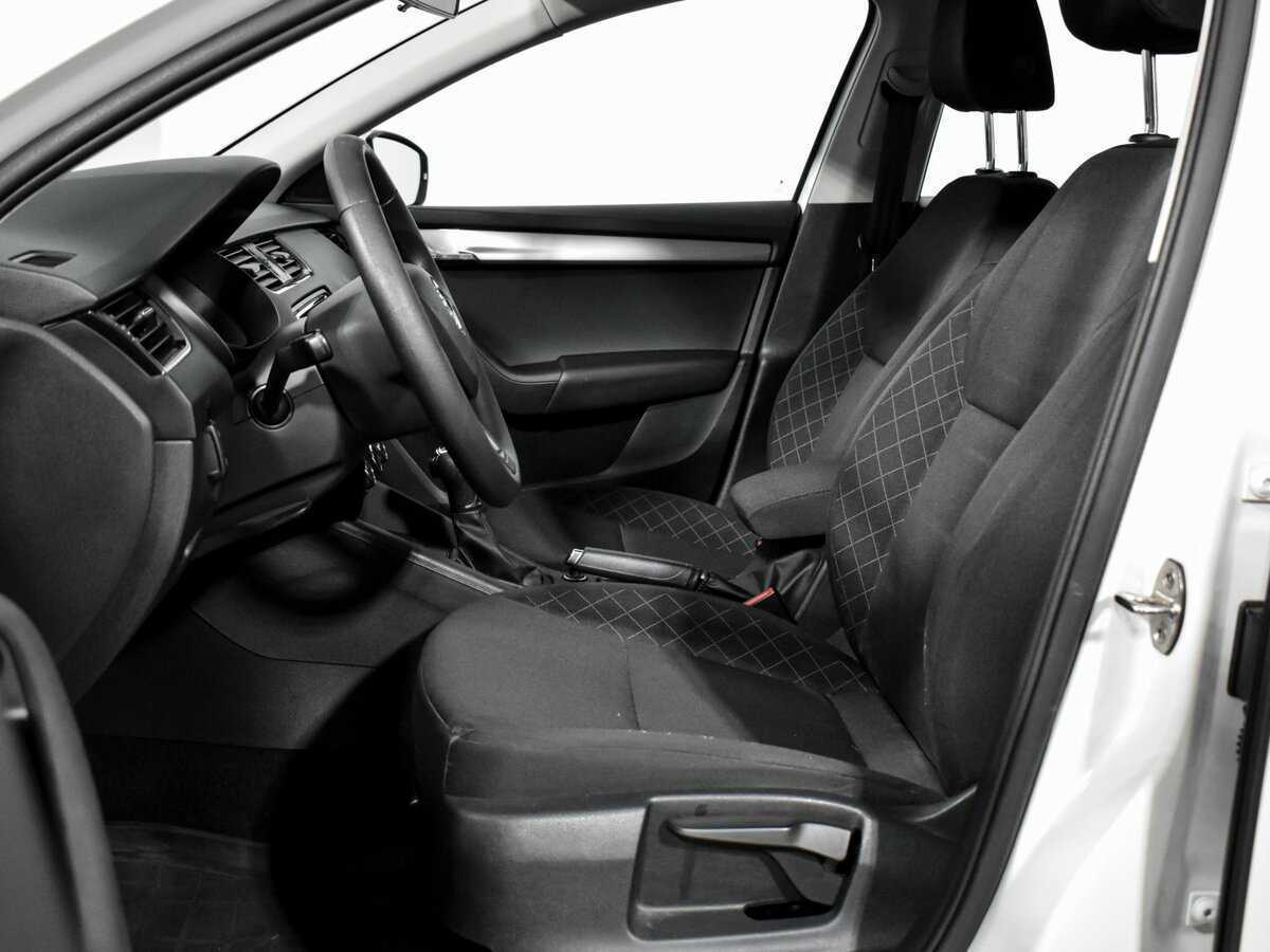 Б/У Шкода Октавия 2019 года. Фото: #13