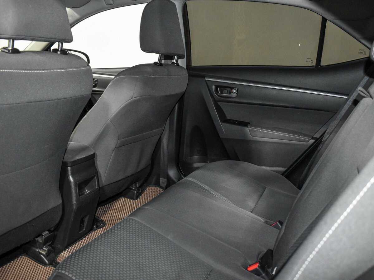 Б/У Тойота Королла 2016 года. Фото: #10