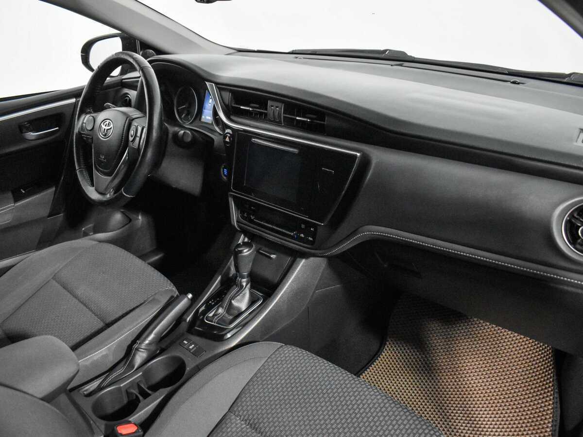 Б/У Тойота Королла 2016 года. Фото: #13