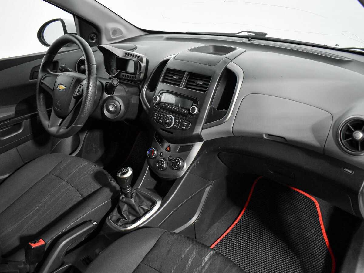 Б/У Шевроле Авео 2014 года. Фото: #11