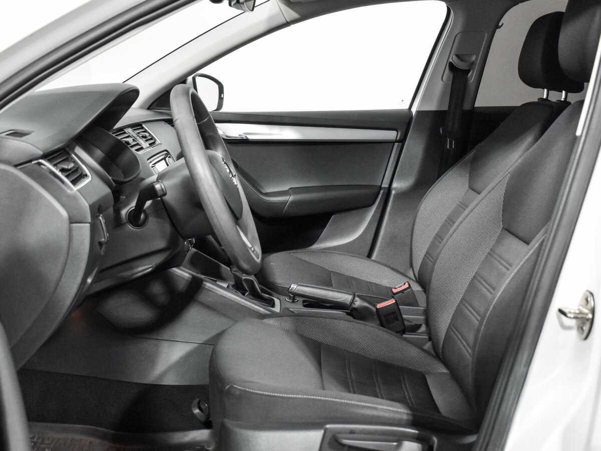 Б/У Шкода Октавия 2018 года. Фото: #8