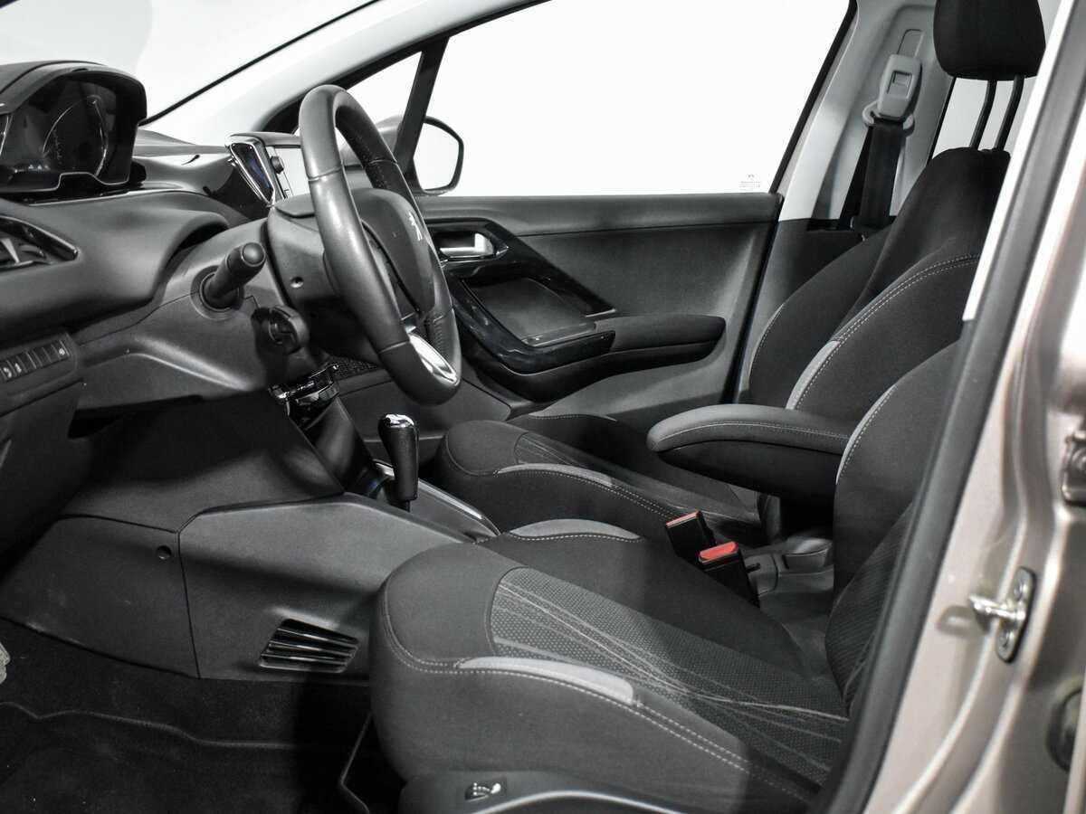 Б/У Пежо 208 2014 года. Фото: #9