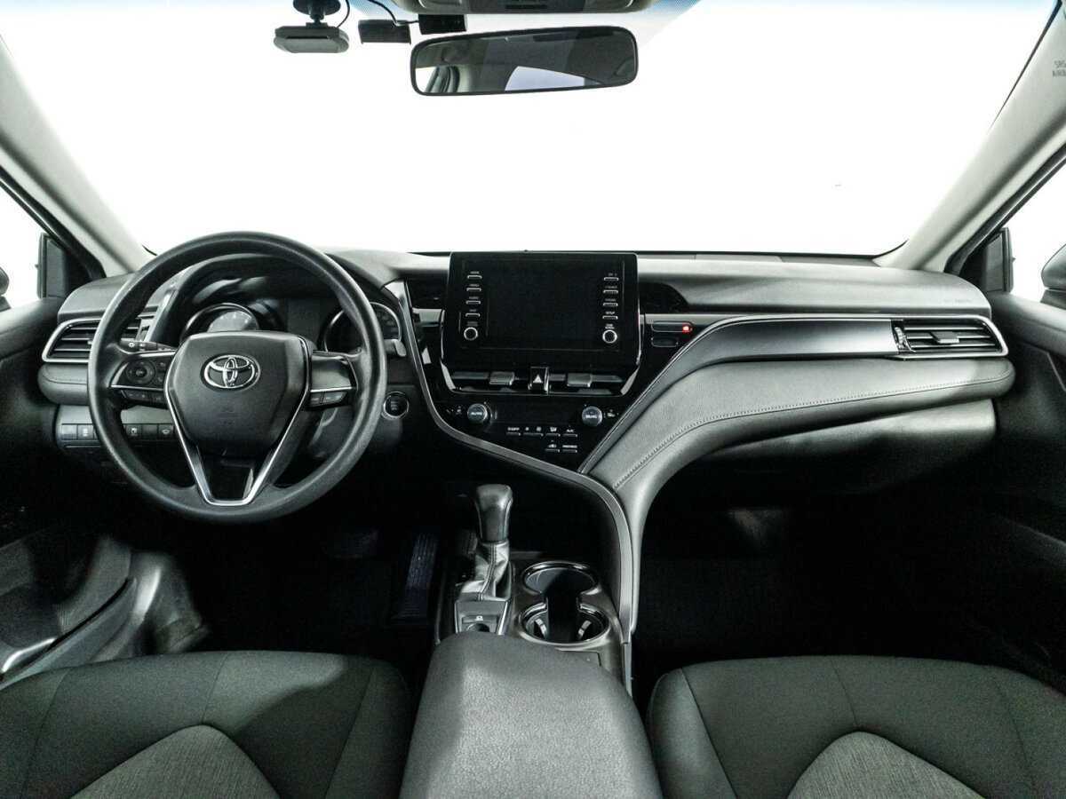 Б/У Тойота Камри 2021 года. Фото: #12