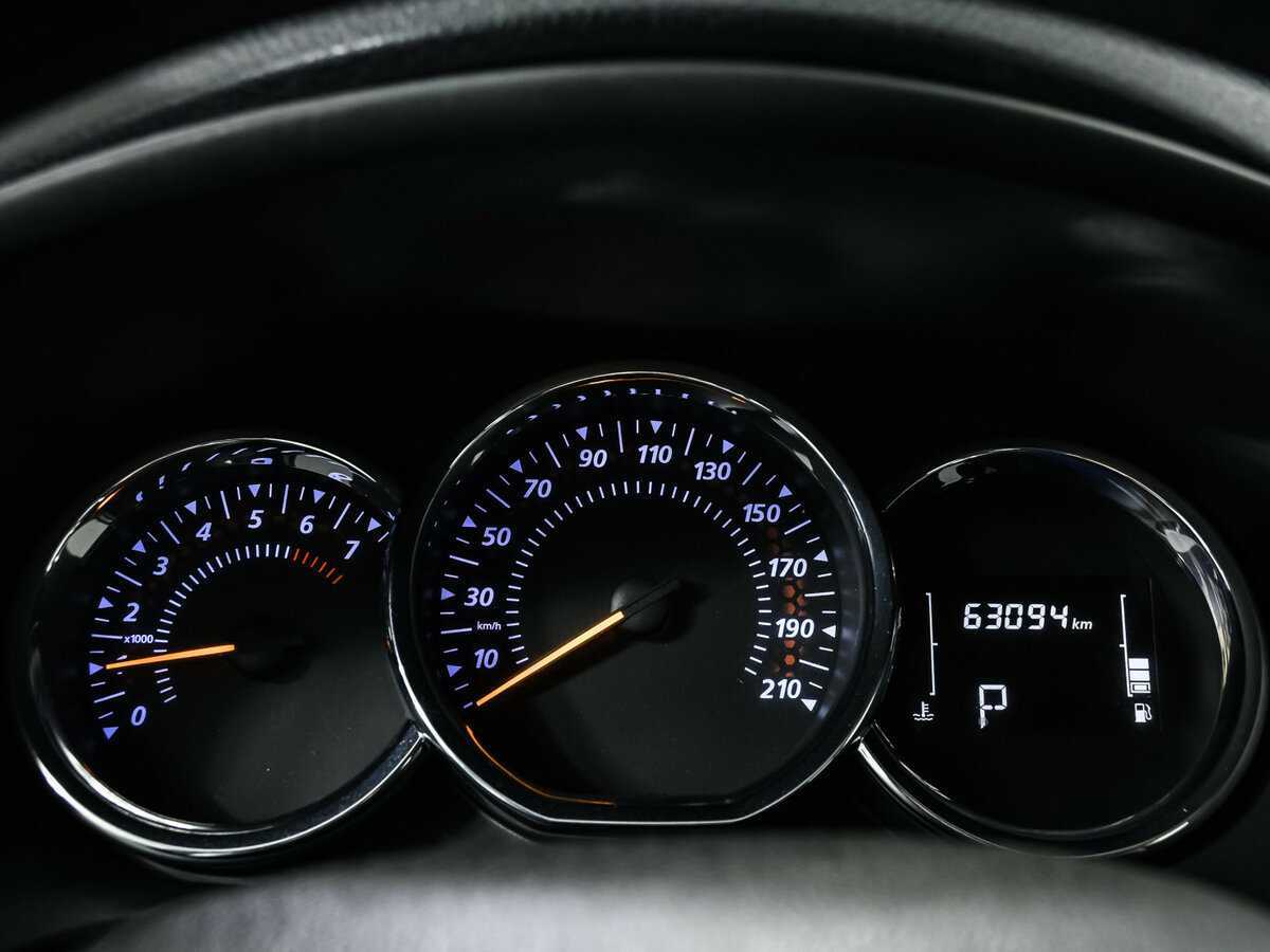 Б/У Рено Логан 2022 года. Фото: #9